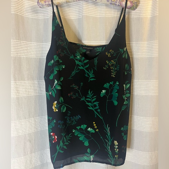 - Banana Rebublic , size small, floral, flowy, tank
Monstera Resortwear - Picture 1 of 8